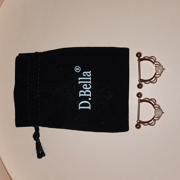 New D Bella 2Pcs Stainless Steel Nipple Piercing Barbell Rose Gold Tone - Picture 1 of 3